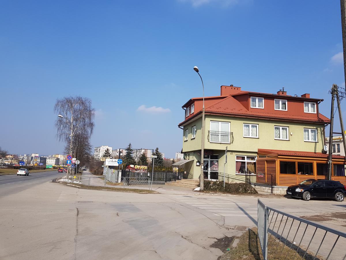 Albergue Roadway Kielce Exterior foto